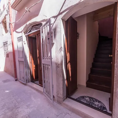 Aura Ortigia Apartment *
